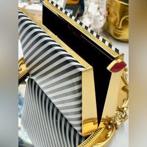 🆕 LULU GUINNESS 🧿 Karlie Leather Striped Clutch with Lip Closure, Black/White